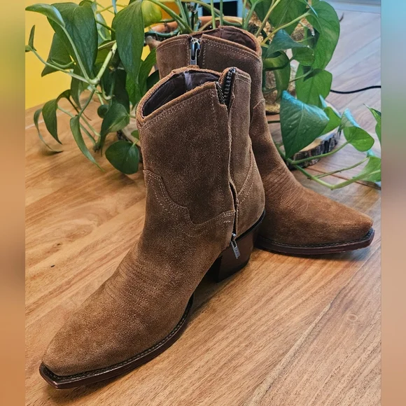 Tecovas The Daisy Brown Suede - 7
